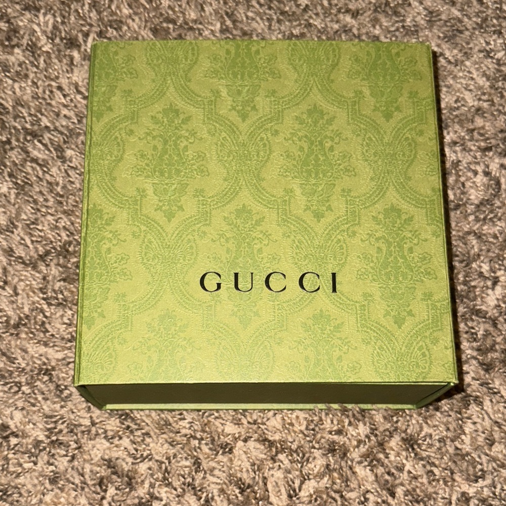 Gucci Black Belt  comes with Box with Cream Dust Bag - Picture 5 of 7